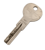La clé Exem Profil ABC est une clé comprenant 6 trous car le cylindre a 6 goupilles. Elle possède une grosse tête ronde logotée Exem. Cette clé est produite de base par l'usine ISEO puis posée sur les portes de la marque Exem.